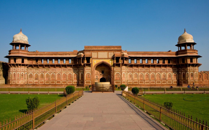 25   Delhi / NCR , India